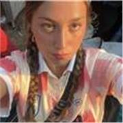 Hola! Soy una chica de 22 años que está estudiando biología en Santiago de Compostela. Estoy en mi cuarto año de carrera