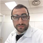 Chimico Organico impartisce lezioni di chimica organica di base e avanzata, chimica analitica e stechiometria per studenti di scuola superiore e universitari