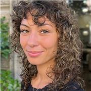 Sono una laureanda in Lettere Moderne, posso aiutare con i compiti nelle materie umanistiche e nelle lingue inglese e francese.