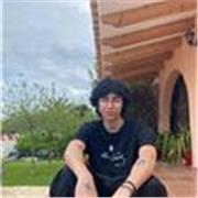 Profesor joven y amigable de inglés para niños de todas las edades!