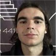 Étudiant en informatique enseigne les mathématiques basiques et peut initier à l’informatique simple de manière éducative