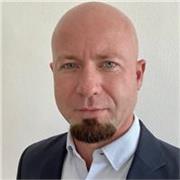 I’m an experienced industrial designer helping students develop creative thinking, practical design skills, and strong portfolios 