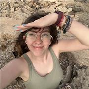 Profesora de historia/ historia del arte que imparte clases a todas las edades