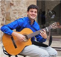 profesor de música y guitarra. Graduado en el Liceo de Barcelona