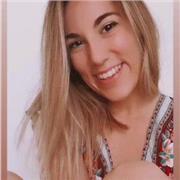 Me llamo Andrea y soy maestra de infantil especializada en pedagogía terapéutica. Doy clases a alumnado de primaria y primeros cursos de la ESO