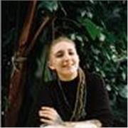 Docente en formación con experiencia en el trabajo con infancias en diversos contextos escolares y extracurriculares