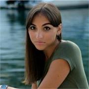 Profesora de academia de idiomas imparte clases presenciales y online de inglés, italiano y español para extranjeros o refuerzo