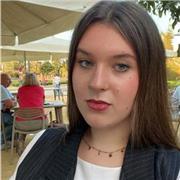 Profesora de ESO para enseñar inglés de manera divertida
