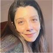 Profesora de artes visuales: dibujo tradicional, collage digital y escultura con mas de 7 años de experiencia.