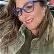 Profesora con más de 20 años de experiencia impartiendo inglés y español.