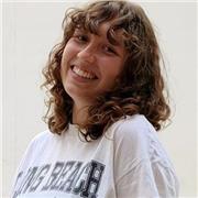 Diplomata al liceo classico con 100.
Appassionata di materie umanistiche.
Ora studio Scienze della Comunicazione