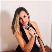 profesora de canto con amplia experiencia en la enseñanza de técnicas de canto clásico, comedia musical, folclórico y tango