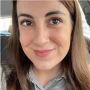 Soy educadora infantil, profesora de yoga para niños y titulada en Disciplina Positiva.
He trabajado en escuelas y hogares, el último año estuve en Irlanda como profesional en educación Montessori.
Soy muy responsable y seria en mi trabajo, me comprometo