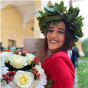 Laureata magistrale in Lettere, offre ripetizioni in Latino, Italiano, Storia e Geografia