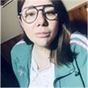 Profesora que imparte clases desde el nivel primario hasta primer año de la secundaria