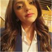 Profesional muy polivalente que desea enseñar español a extranjeros y motivarles a lograr sus objetivos . 