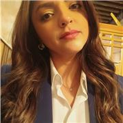 Profesional muy polivalente que desea enseñar español a extranjeros y motivarles a lograr sus objetivos .