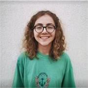 Ragazza universitaria offre lezioni di inglese