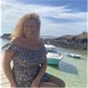 Perdona extrovertida, paciente y conocedora de las exigencias del mundo laboral actua con muchos años de experiencia en el sector.