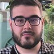 Estudiante de universidad buscando oportunidades de dar clases a tiempo parcial para financiar mis estudios.