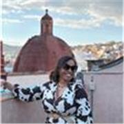 Maestra de inglés y español con experiencia en la impartición de clases a jóvenes y adultos