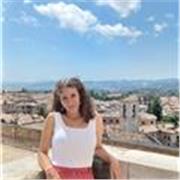Laureata con lode in Lettere Classiche, propongo lezioni in presenza e/o online di latino, greco, letteratura italiana e storia per studenti di liceo di Roma