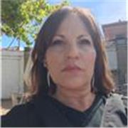 Profesora de matemáticas y computación con más de 20 años de experiencia en la docencia.