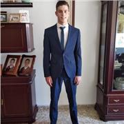 Estudiante de cuarto año de carrera de Educación con experiencia en prácticas y clases particulares ofrece su servicio para perfeccionar cualquier asignatura o repasar, para alumnos de primaria, en Badajoz, presencial y online.