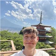 I see myself as someone who wants to bring joy to people and share my passion for German for any age and any skill level.