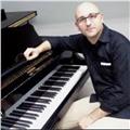 Solfeggio,dettato melodico,preparazione esami pianoforte. principi di armonia jazz e improvvisazione. pianoforte moderno pop