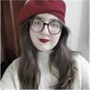 Profesora de inglés con título B2 que imparte clases a todos los cursos