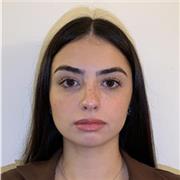 Una persona con ganas de ayudar a estudiantes, para poder compartir mis conocimientos y poder verlos lograr todas sus metas. Abierta a cualquier tipo de estudiantes.