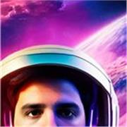 Profesor de español imparte clases a niños y adultos