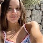Estudiante de medicina capacitada para dar clases de biología, química y matemáticas hasta un nivel de segundo de bachillerato