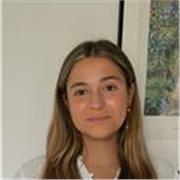 Graduada en Traducción e Interpretación y con el Máster en Formación del Profesorado. Binacional franco-española.