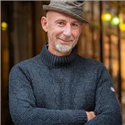 Professeur et enseignant: reportage, éclairage studio, editing sur le logiciel lightroom et photoshop