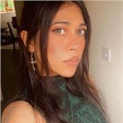 I’m an Italian woman who speaks both Italian and English fluently, with a Master’s degree in International Business and Management