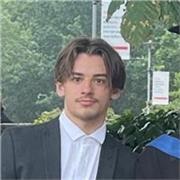 Nativo Inglés con certificado de TEFL Y 2 años de experiencia en el ámbito educativo.