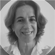 Acompaño a profesionales y estudiantes a dominar finanzas con claridad.