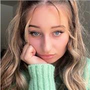 Professeur billingue actuellement en licence de droit