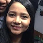 Profesora de Ingles imparte clases a niños de todas las edades