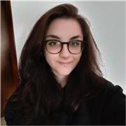 Ragazza con diploma tecnico e formazione linguistica con anni di esperienza offre ripetizioni e aiuto compiti online