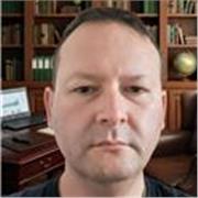 Kinesiologo licenciado, con preferencia a biologia, sistemas del cuerpo, y biologia molecular, ademas en temas generales