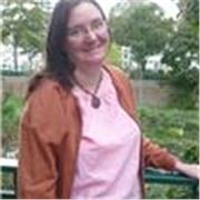 Ancienne institutrice en cursus bilingue pour des enfants de 3 à 11 ans.