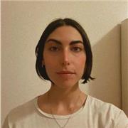 Offro lezioni di scrittura creativa per sperimentare le proprie capacità di lessico e di espressione.