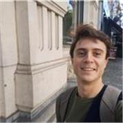 Profesor nativo certificado CELTA con más de cinco años de experiencia TEFL. Niveles avanzados, académico y business English