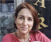 Soy profesora de Francés con máster en Lingüística y enseñanza de idiomas, Francés y Portugués. Trabajé en la Alliance Française