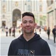 Graduado en sociología en la UPV capacitado para dar clases de Historia, Filosofía, Matemáticas y Euskera. Estaría dispuesto a dar clases particulares o grupales si así se desean
