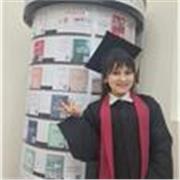 Experienced English teacher helping students gain confidence through structured, engaging lessons.