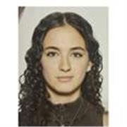 Estudiante de psicología bilingüe educada desde la infancia con alto nivel en francés e inglés